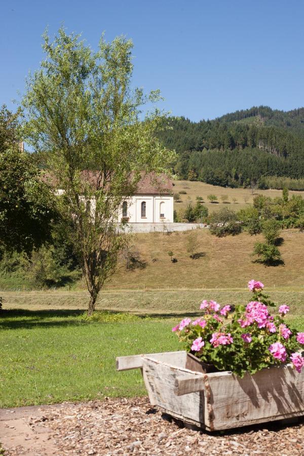 Moderne 2 Zi.Fewo Blackforest Art Naehe Freiburg Simonswald Bagian luar foto